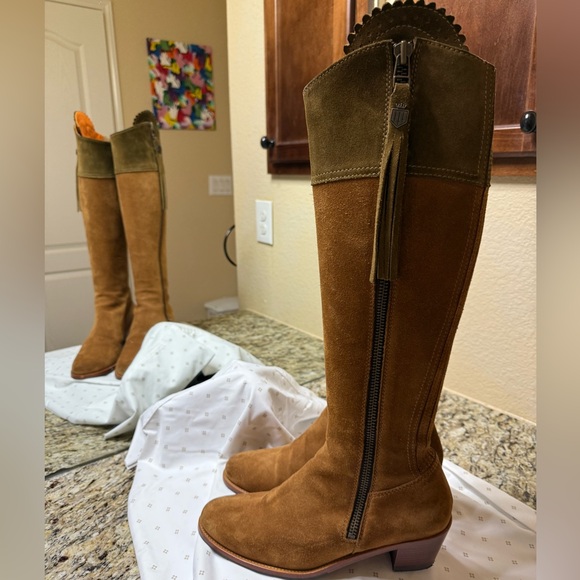 Fairfax and Favor Regina Suede Knee High boots Tan/Olive Sz 11. Discontinued New - Picture 5 of 9